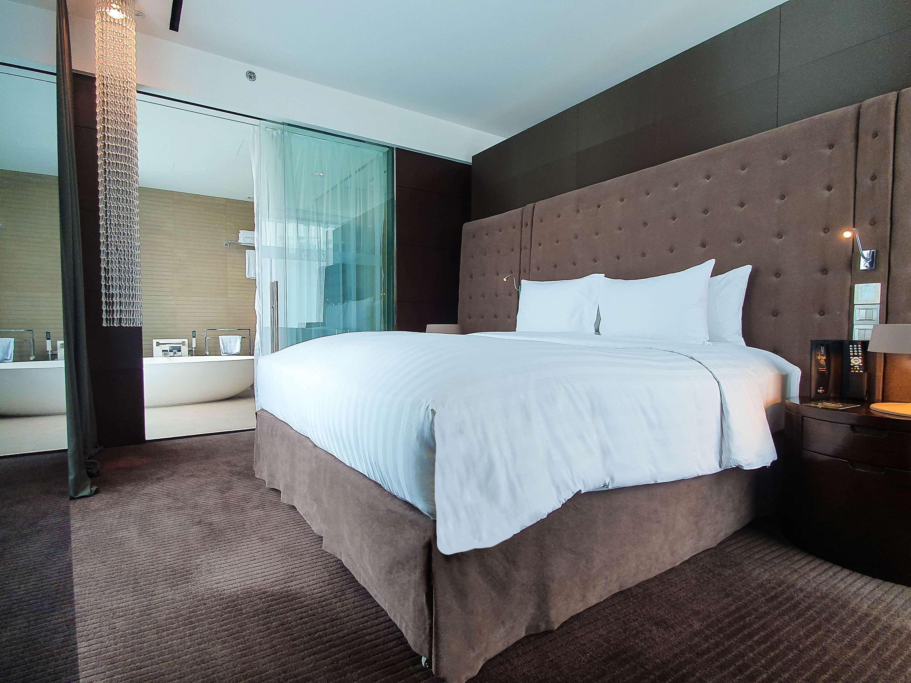 The Canvas Dubai - Mgallery Hotel Collection Kültér fotó A bedroom at the hotel