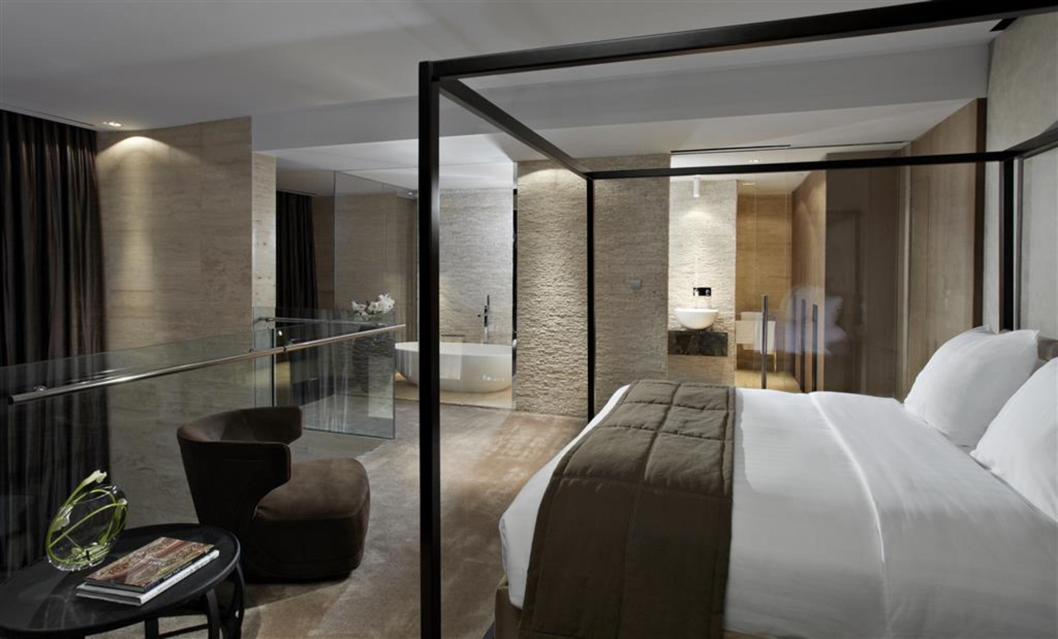 The Canvas Dubai - Mgallery Hotel Collection Kültér fotó A suite at the Mandarin Oriental, Paris