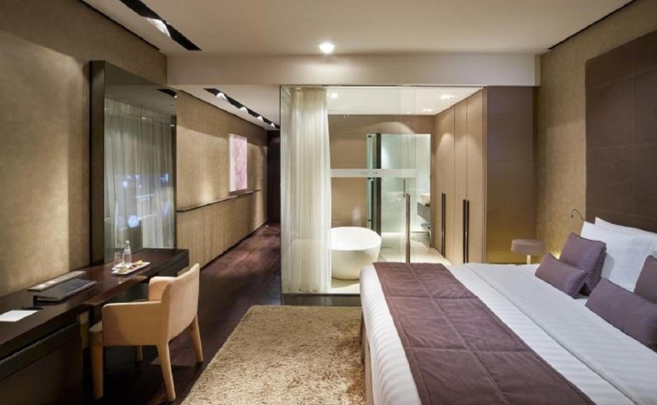 The Canvas Dubai - Mgallery Hotel Collection Kültér fotó A room at the Mandarin Oriental, Barcelona