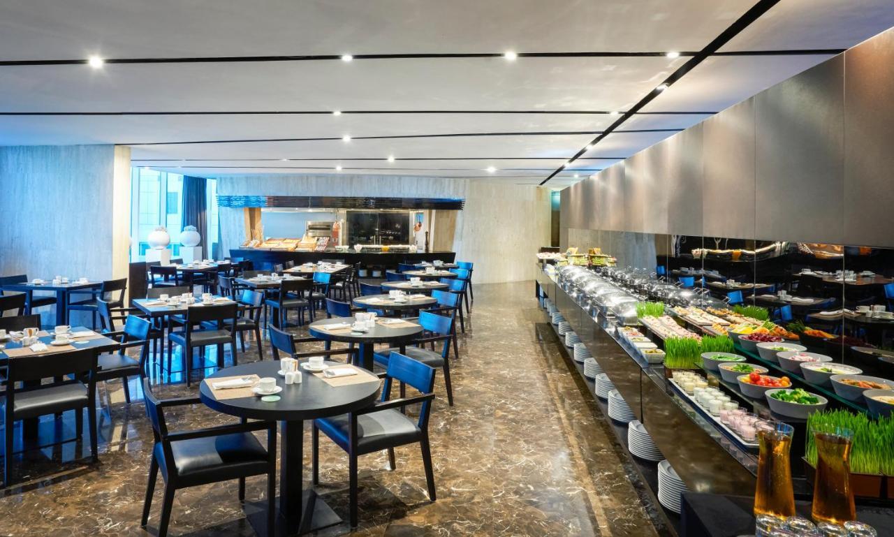 The Canvas Dubai - Mgallery Hotel Collection Kültér fotó The Club Lounge at KLIA